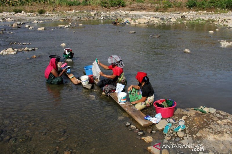 Memanfaatkan air sungai