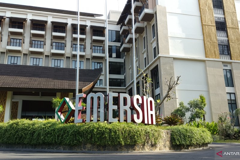 Tanah Datar accommodates Tour de Singkarak cyclists for four nights