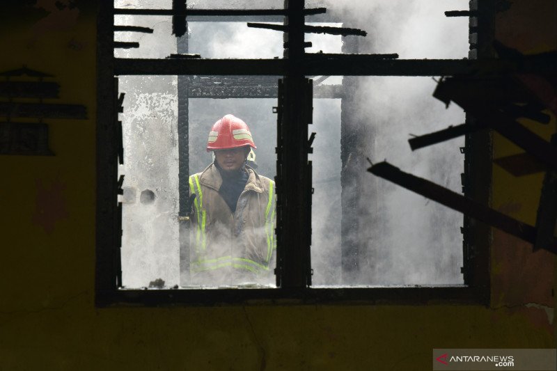 Kebakaran landa satu unit rumah kosong di Cengkareng