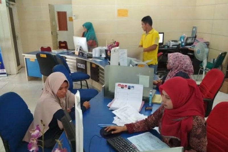 Disdulcapil Agam tetap layani pengurusan dokumen kependudukan saat Pilwana