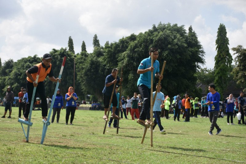 Korpri Sleman menggelar lomba olahraga tradisional peringati HUT ke-48