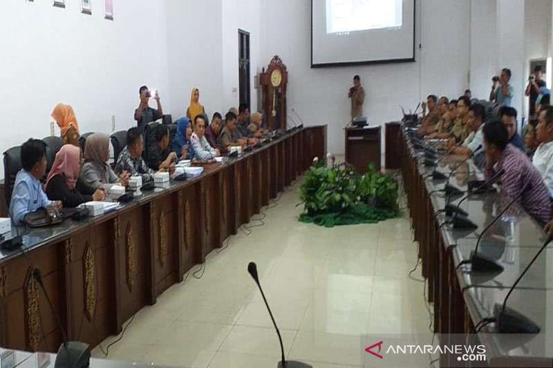 DPRD rekomendasikan Pilkades Muara Inu ditunda