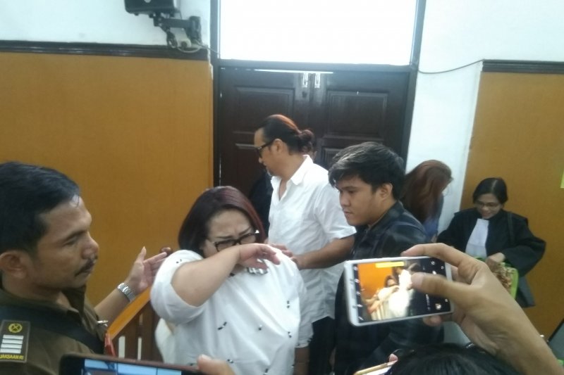 Nunung dan suami jalani sidang tuntutan