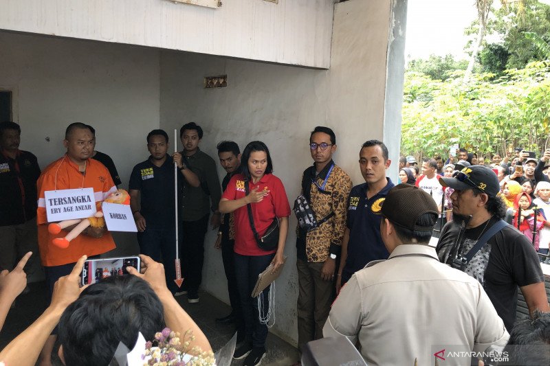 Polisi rekonstruksi kasus ayah tiri aniaya balita hingga tewas