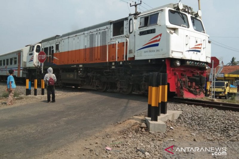 62 perlintasan tidak resmi tercatat di jalur rel Sukabumi-Cianjur