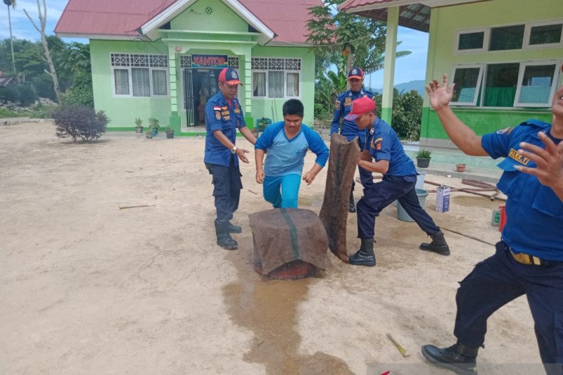 Satpol PP Damkar Agam gelar simulasi memadamkan api bagi siswa SLB