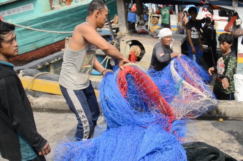 Anggota DPR dorong KKP lakukan pengaturan, bukan pelarangan