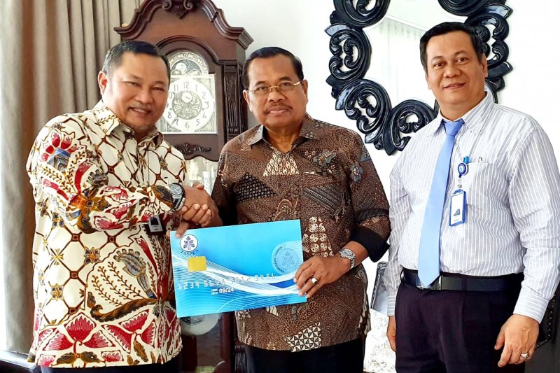 Mantan Jaksa Agung M. Prasetyo terima manfaat THT Taspen