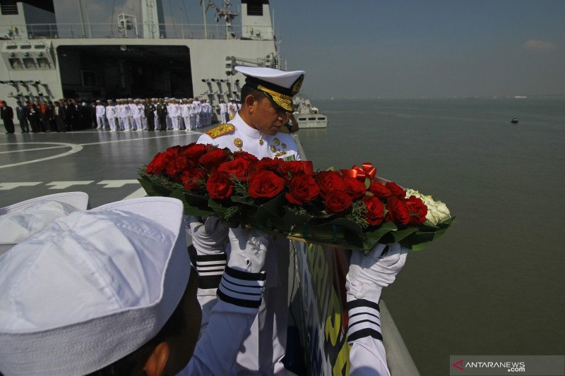 Peringatan Hari Pahlawan di KRI Surabaya - 591
