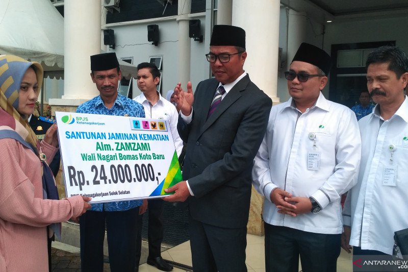 BP-Jamsostek serahkan santunan kepada keluarga almarhum Wali Nagari