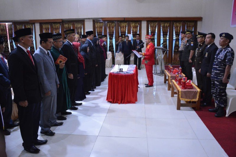 Pj Sekda dan 11 pejabat struktural di Seruyan dilantik