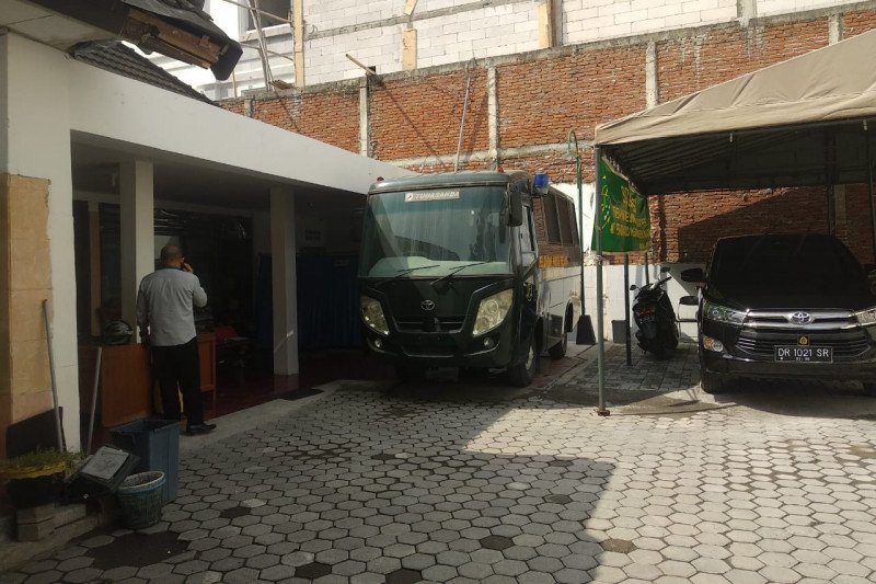 Kejari Mataram amankan Kadispar Lombok Barat