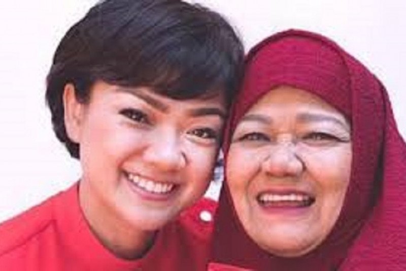 Turut berduka, Ibu Nirina Zubir wafat