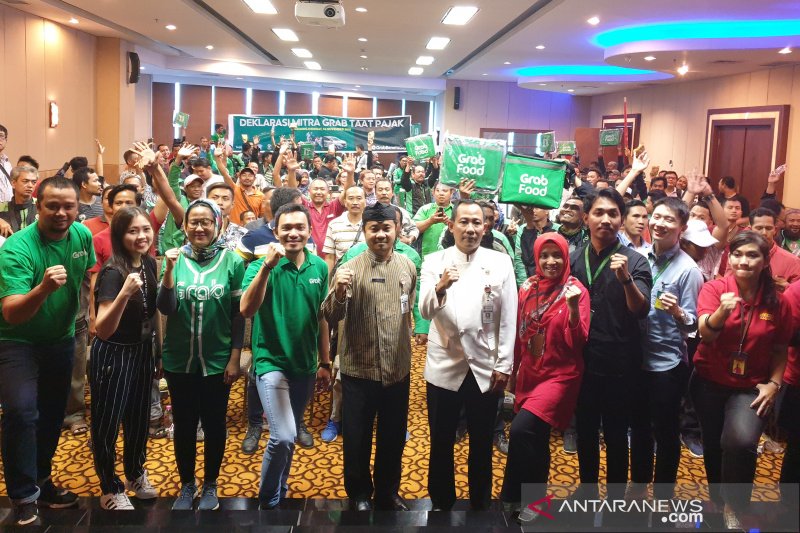 Ratusan mitra Grab deklarasikan taat pajak kendaraan