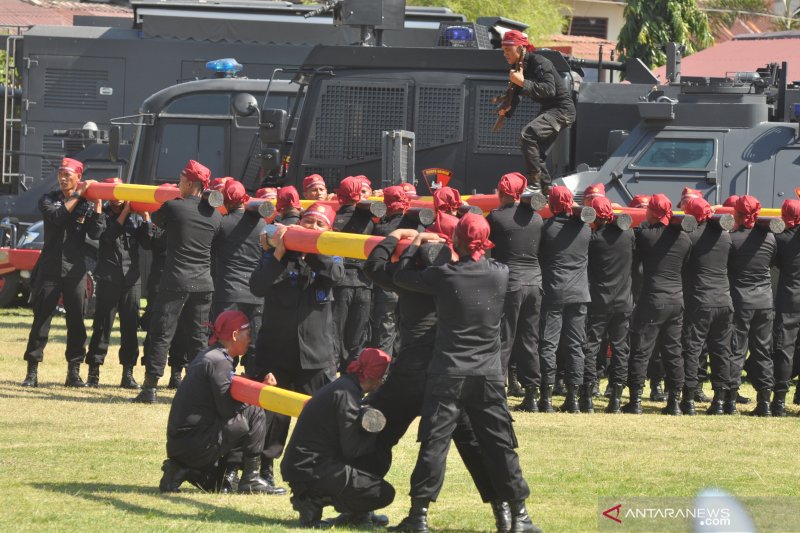 Brimob diminta semakin dekat dengan rakyat