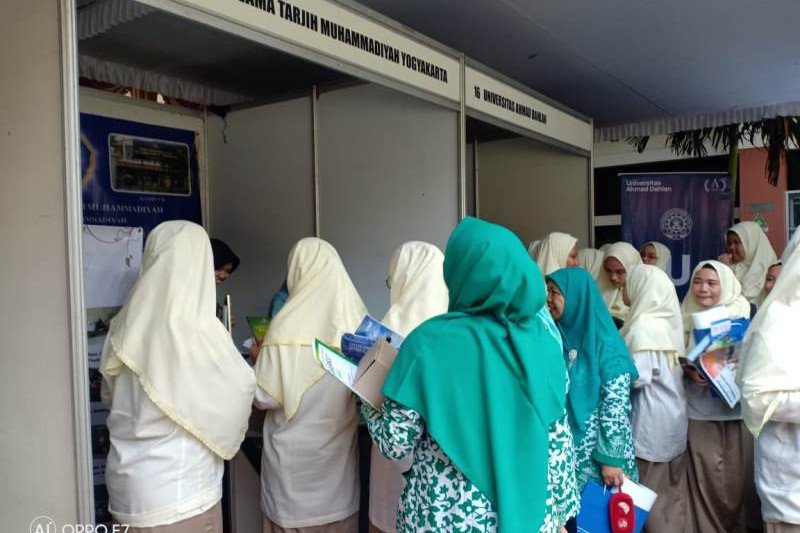 Madrasah Mu'allimaat Muhammadiyah selenggarakan Career Day
