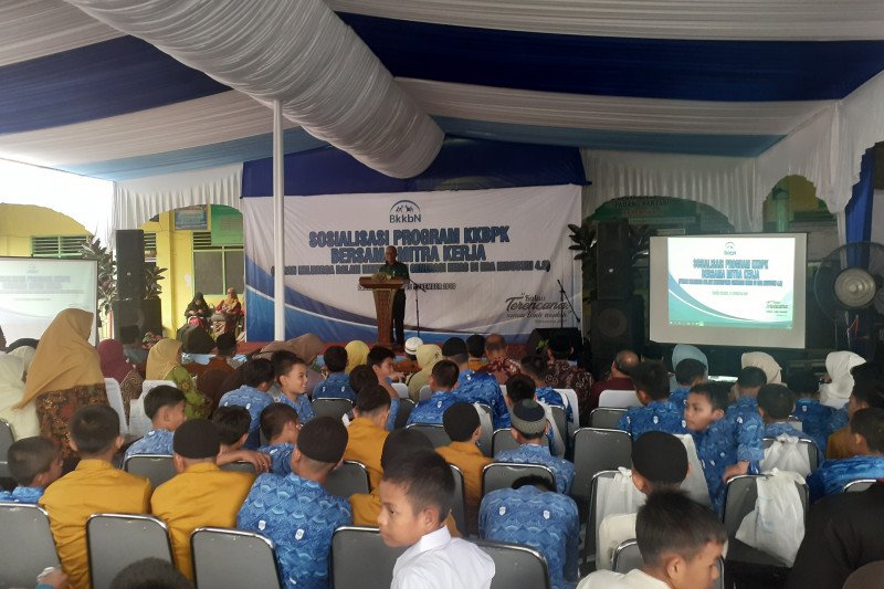 BKKBN perkenalkan program keluarga berencana kepada siswa