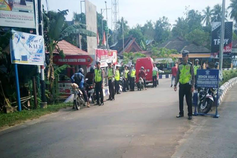 Satlantas jaring 36 pelanggar saat razia Jumat pagi