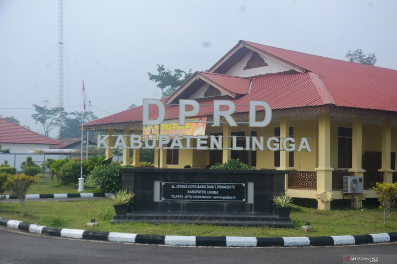 Enam belas tahun Kabupaten Lingga terbelenggu kemiskinan