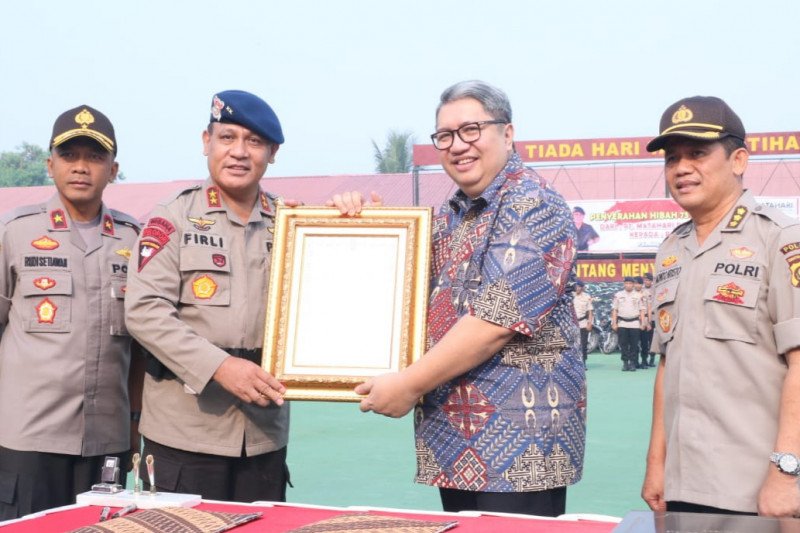 Brimob Polda Sumsel terima kendaraan operasional dari swasta