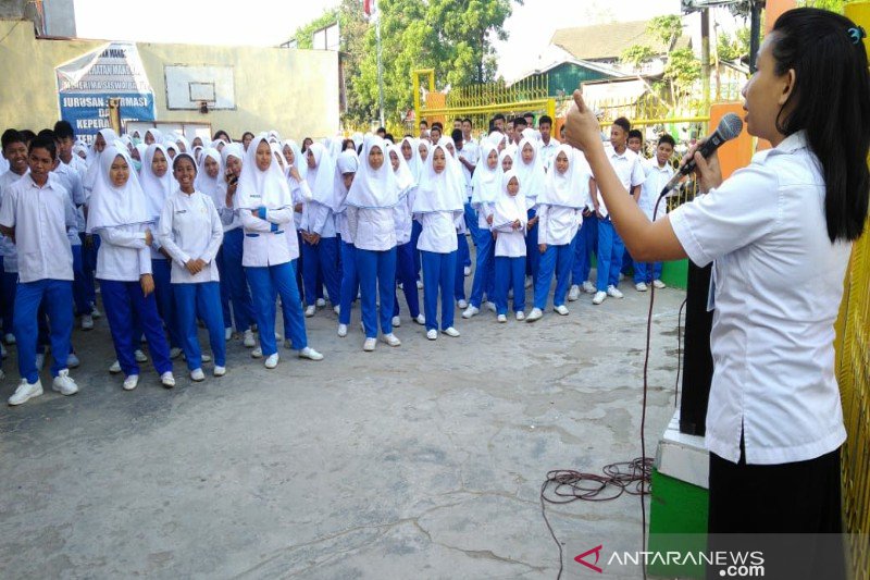 Dosen FK Unsri sosialisasi bahaya narkoba di sekolah