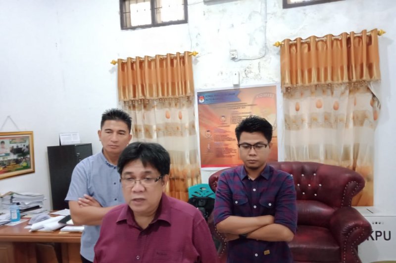 KPU Manado pertanyakan wali kota belum tandatangani NPHD Pilkada