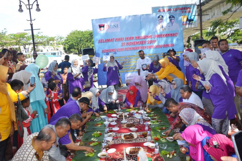 Padang Kampanyekan Gerakan Memasyarakatkan Makan Ikan