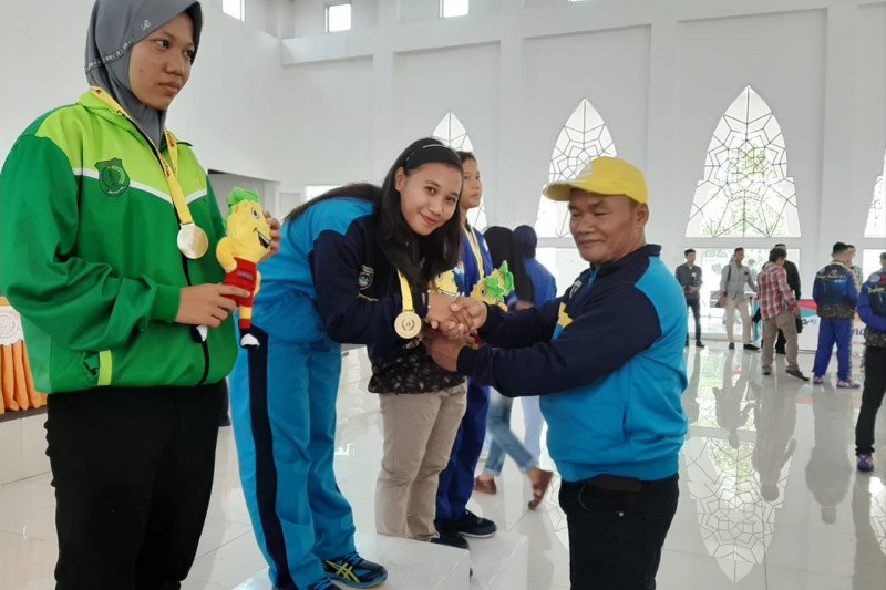 Atlet wushu Kabupaten OKU Timur raih emas Porprov Sumsel
