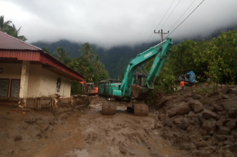 Pemerintah bangun rumah korban banjir bandang
