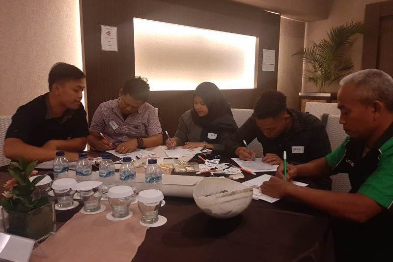 BCA gelar pelatihan refreshment standar layanan bagi pemandu wisata