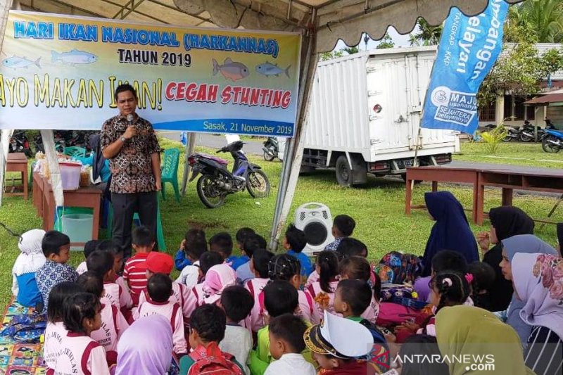 Pasaman Barat masyarakatkan gemar makan ikan