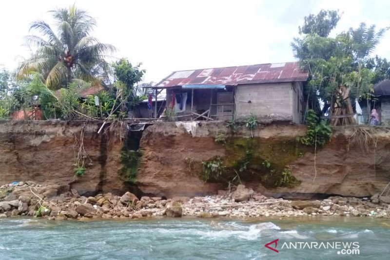 Empat kecamatan di Pasaman Barat terdampak banjir, kerugian sekitar Rp1 miliar