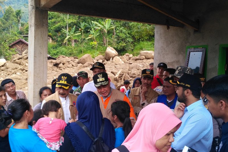 Wagub berharap korban banjir Solok Selatan mau direlokasi