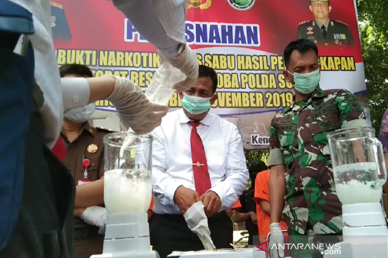 Polda Sulawesi Tenggara musnahkan barang bukti narkoba 18,895 kilogram