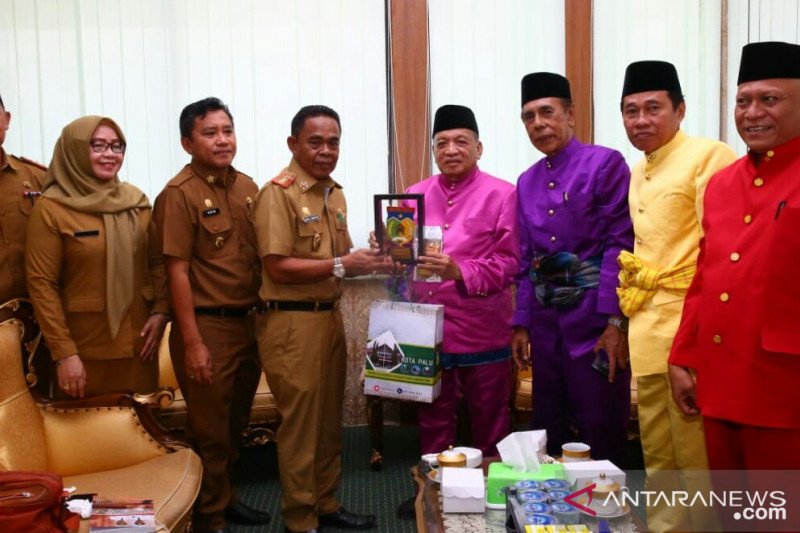 Pemkot Gorontalo studi komparatif tentang nilai adat istiadat di Palu