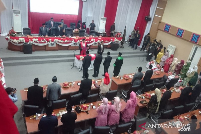 Tiga Pimpinan DPRD Kolaka dilantik
