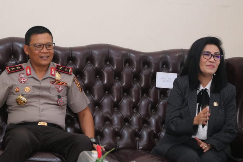 Kapolda Sumsel ajak DPRD hilangkan kebiasaan membawa senjata tajam