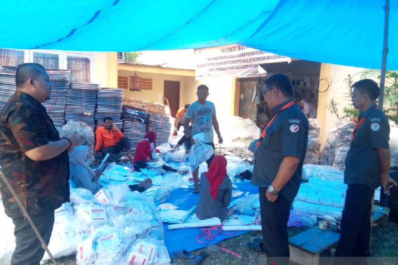 Bawaslu Dharmasraya awasi pembongkaran logistik pemilu serentak 2019