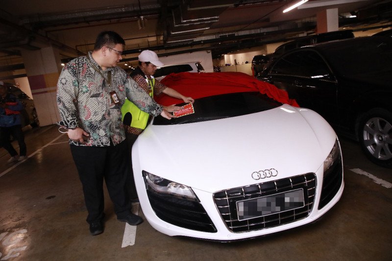KPK mendampingi BPRD DKI tagih pajak mobil mewah di Jakarta Utara