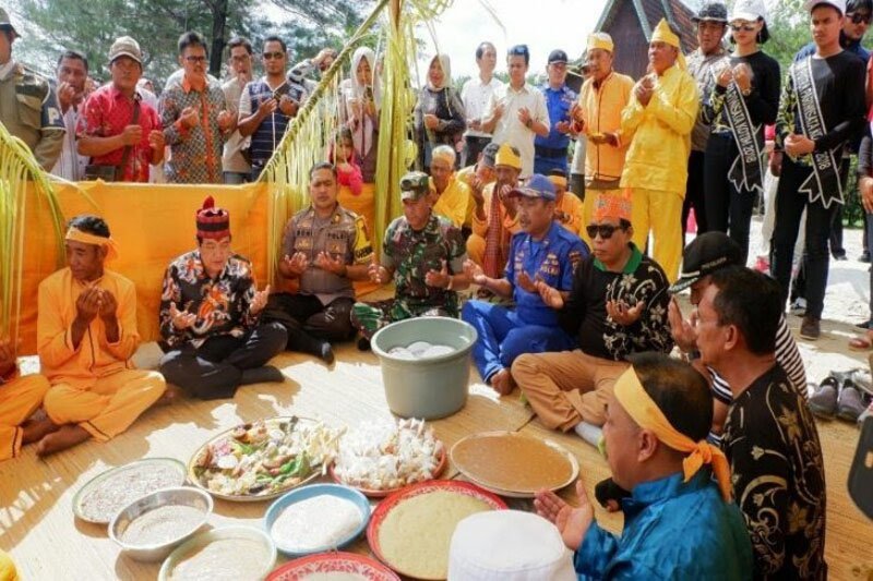 Tradisi Simah Laut akan tetap digelar di Pantai Ujung Pandaran Kalteng