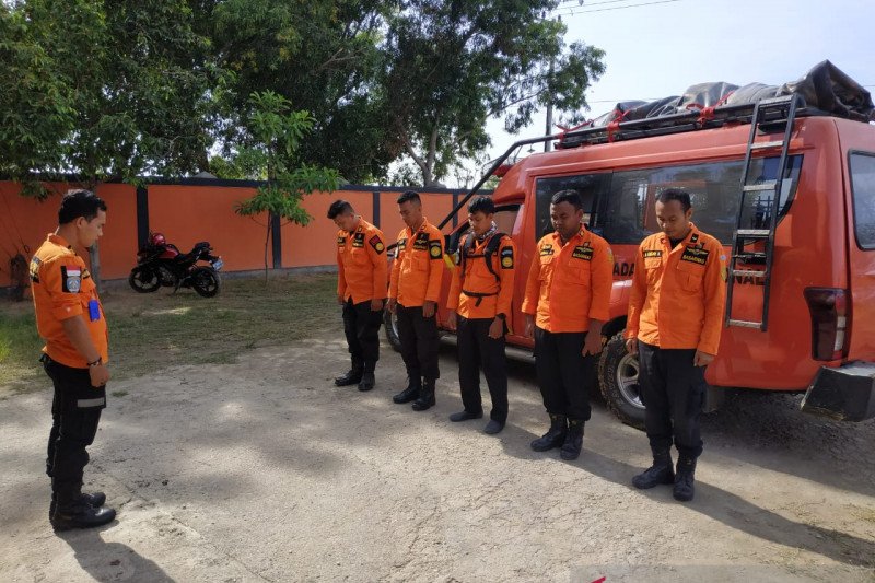 Tim SAR Kolaka mencari nelayan hilang ketika memancing
