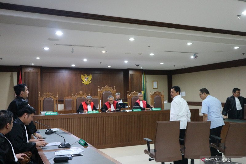 Dua pejabat Kepri didakwa bantu terima suap Gubernur Nurdin Basirun