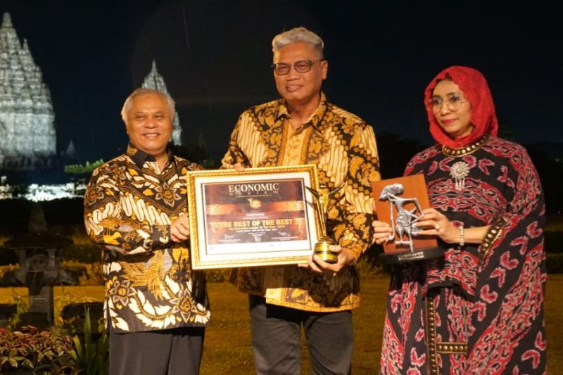 Bank Jateng borong penghargaan Economic Review