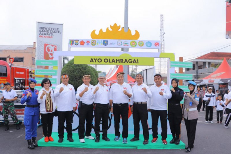 Polda Lampung gelar jalan sehat keluarga
