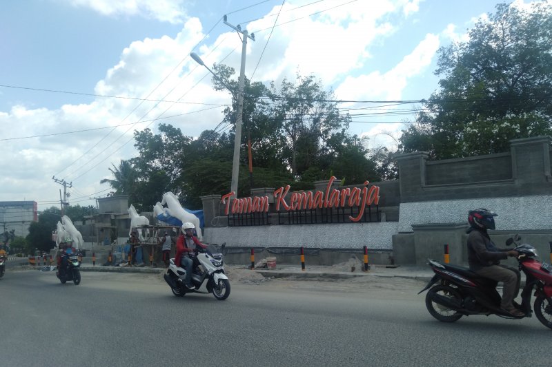 Warga Baturaja kritik pembangunan taman di area pemakaman