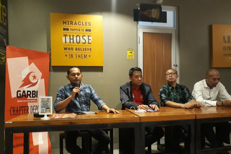 Kasus penurunan baliho akan dituntut Garbi Depok secara hukum