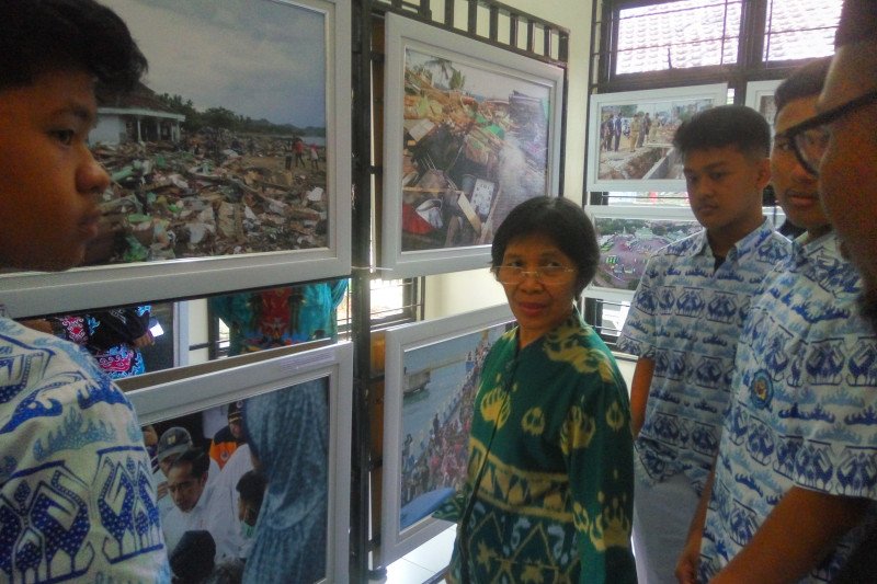Antara gelar pameran foto, siswa sebutkan foto penanganan tsunami paling berkesan