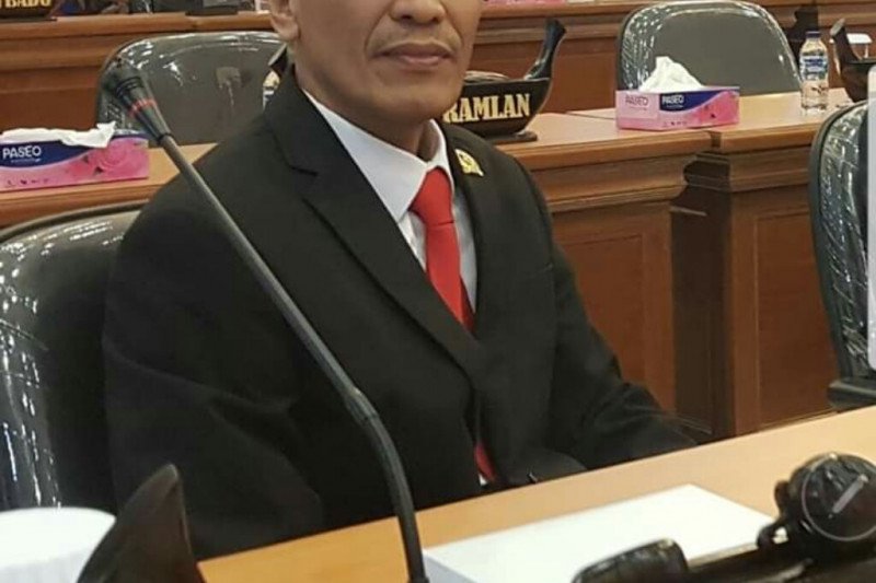 DPRD Sulbar bahas ranperda tentang retribusi jasa umum