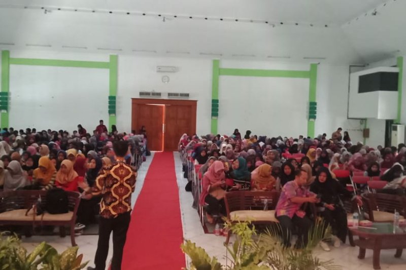 1.200 mahasiswa IAIN Surakarta mulai aktif main saham