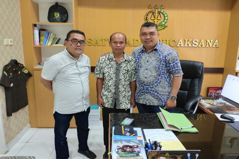 Ditangkap, DPO korupsi pembangunan Kantor KPU Bombana